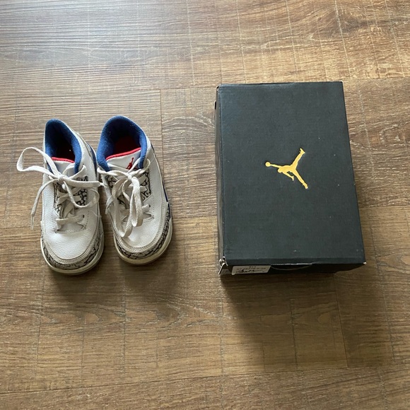 Jordan 3 Retro Bt Toddler 8c - Picture 2 of 9